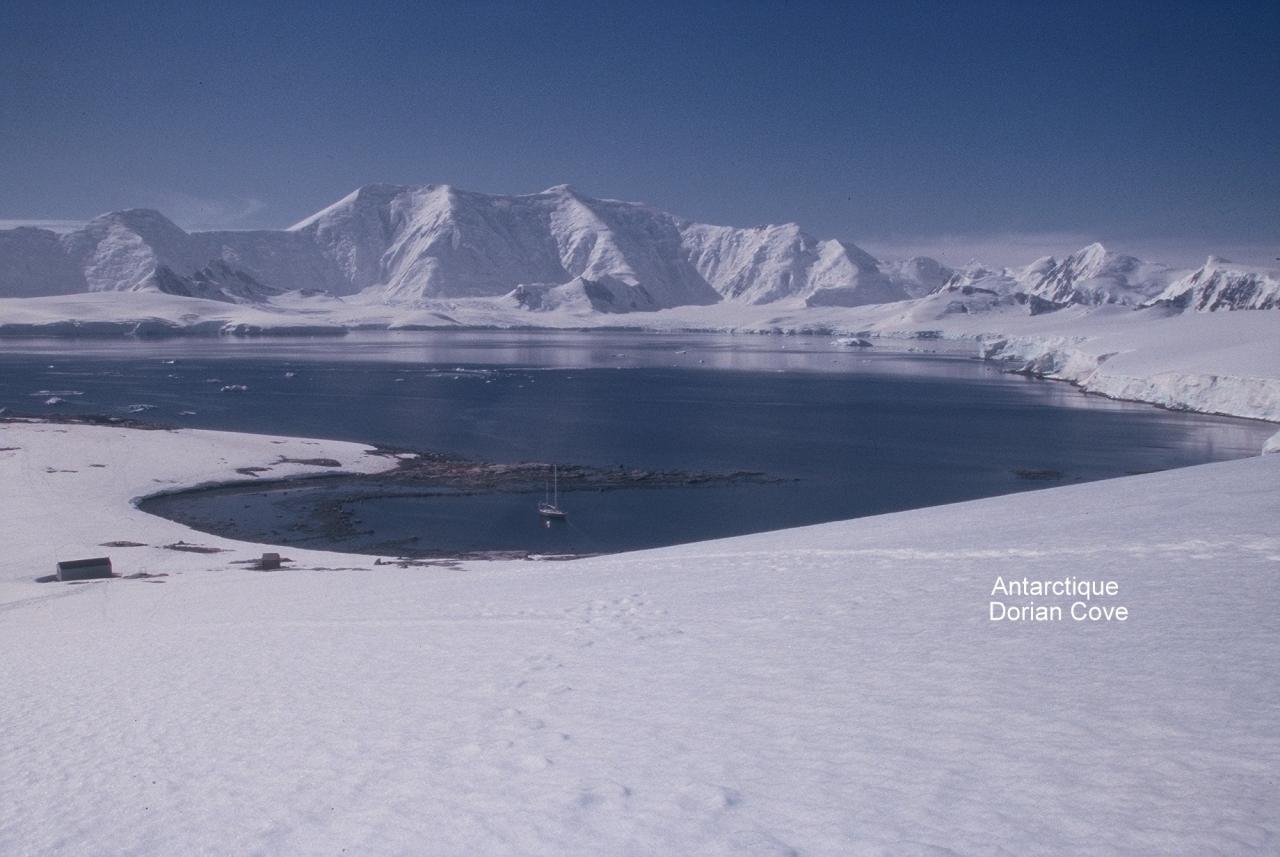 Antarctique Dorian Cove