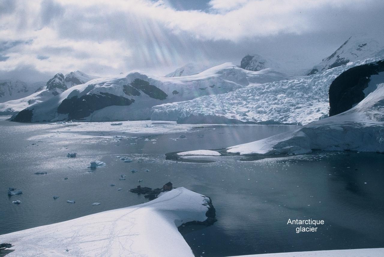 Antarctique glacier 2